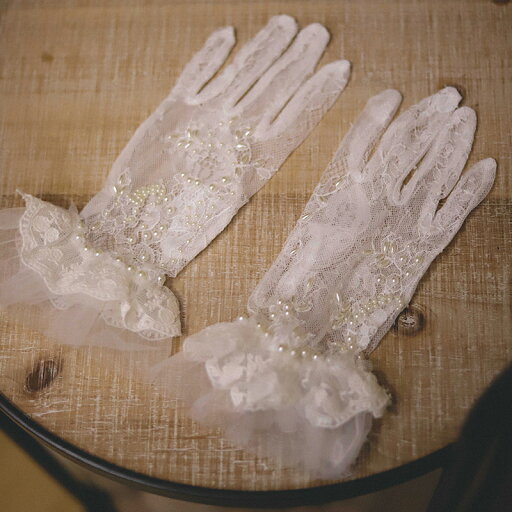 【送料無料】ウェディンググローブ パール レース 柄プリント ショートグローブ ブライダル手袋 wedding gloves 指ありドレスグローブ ドレスグローブ ブライダル小物 結婚式 ニ次会 披露宴 パーティー 撮影道具 お洒落 清楚 【送料無料】ウェディンググローブ パール レース 柄プリント ショートグローブ ブライダル手袋 wedding gloves 指ありドレスグローブ ドレスグローブ ブライダル小物 結婚式 ニ次会 披露宴 パーティー 撮影道具 お洒落 清楚
