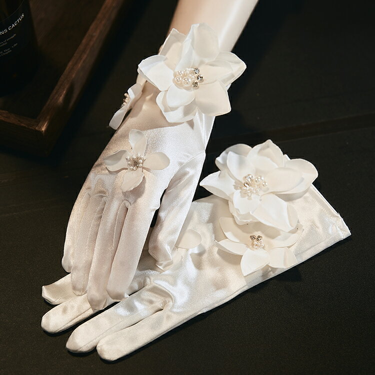 【送料無料】ウェディンググローブ ブライダル手袋 ドレスグローブ 花嫁 花 ショートグローブ パール 指ありドレスグローブ ウェディング小物 披露宴 ニ次会 パーティー 撮影道具 無地 上品