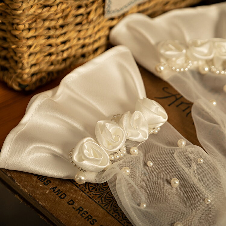 【送料無料】ウェディンググローブ ブライダル手袋 ドレスグローブ 花嫁 撮影道具 高品質 ニ次会 披露宴 パーティー 透け感 ショートグローブ パール 花 指ありドレスグローブ ウェディング小物 無地