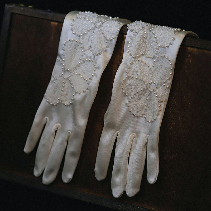 送料無料 ウェディンググローブ ロンググローブ 無地 指ありドレスグローブ 刺繍 ブライダル小物 結婚式 wedding gloves ニ次会 撮影道具 パーティー かわいい手袋 ライダルグローブ 清楚 披露宴 ドレスグローブ
