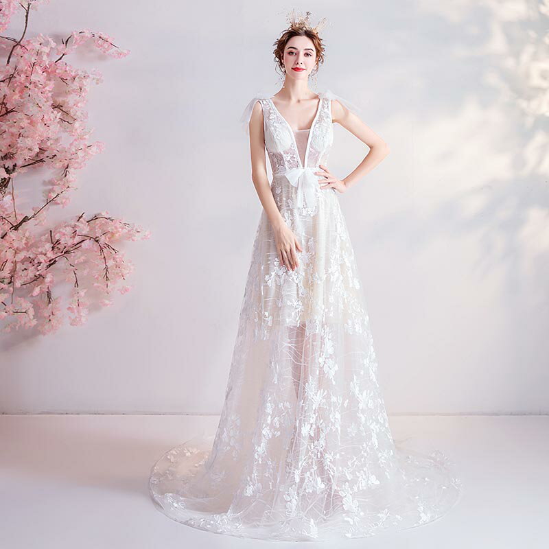 ウェディングドレス 海外挙式 花嫁 小きい パーティードレス ブライダル ロングドレスノースリーブ 前撮り 後撮り 二次会 シンプル ワンピース トレーン 可愛い 海外 撮影用 復古 ピアノ 発表会 海外旅行 フォト リゾート ウエディングドレス Vカット 披露宴 結婚式 演奏会