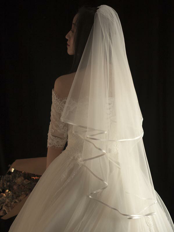 プリンセス 優しいお嬢様 ウェディングベール シンプル 輝く花嫁 結婚式 披露宴 セミロング 手作りベール ベールダウン ベールアップ オフホワイト ふんわり 優雅 ビンテージ 海外撮影 旅行結婚 撮影道具