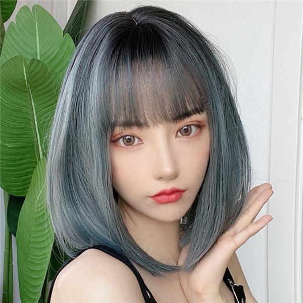 [ セット内容 ]ウイッグ/ヘアネット[ カラー ]写真をご参照下さい[ 素材 ]耐熱ファイバー[ サイズ ](cm)長さ42cm※表記寸法と実寸値の多少の誤差はご容赦ください※こちらの商品は、個人差等ございますので、商品ご到着後、お客様ご自身より手くしやカット等多少の調節が必要な場合もございます。※ご注意：詳しいサイズや注意点については、【商品情報・詳細】を必ずご確認ください。ウィッグ セミロング ミディアムウィッグ 自然 ロリータ ゆめかわ ゆめかわいい コスプレ 前髪 ハロウィン レイヤー 小顔 原宿 耐熱ウィッグ ネット付き ボブウィッグ ボブヘアー グラデーションカラー フルウィッグ ショート dp141g4g4x1サイズ表（cm）長さ42cm※表記寸法と実寸値の多少の誤差はご容赦ください※こちらの商品は、個人差等ございますので、商品ご到着後、お客様ご自身より手くしやカット等多少の調節が必要な場合もございます。「記載のないアクセサリー、小物等は付属しません」注意事項下記項目を必ずご一読頂き、ご了承の上ご注文をお願いします。● 閲覧環境により掲載写真と実際の商品の色合いが異なる場合があります。● モデルに小物を使う場合がございますが商品に含まれません。● 稀ではございますが製造過程・出荷過程で出来る細かなキズ・汚れ・ほつれ等がございます。細部まで気になる方のご購入はご遠慮ください。● 商品の仕様・デザインは製造元の都合により予告なく変更することがあります。また、突然の欠品等で商品手配の遅れや手配ができない場合がございますので、ご了承ください。● ボタンの穴が開いていない商品が稀にございますが不良品ではございません。● 海外製品のため品質表示タグのついていない商品もございます。● 万が一商品に不備があった場合の返品・交換は商品到着後5日以内とさせていただいております。期日以降はお受け致しかねます。● 土日祝祭日のご注文およびお問い合わせへの弊社からの回答は翌営業日以降となります。結婚式やイベントにて、ご友人と同じ商品をそれぞれ別にご購入予定のお客様へ● ご友人と同日にご注文・ご入金をお願い致します。（難しい場合、ご注文前にご相談ください）● ご注文の際にご注文手続きページにて【同じ商品を希望するご友人のお名前】欄に、該当するご友人のお名前を必ずご記入ください。● 製造元の都合により稀に商品の仕様（色味やデザイン等）が予告なく変更する場合や複数店舗販売の関係上、在庫切れが起こる場合がございます。● ご友人のお名前のご記入がなかった場合や、別日でのご購入、またはご入金が遅れてしまった等の理由による在庫切れ・仕様変更によるデザインの相違があった場合の交換、返品等は受け付けることができなくなりますのでご注意願います。お買い物ガイド　＞