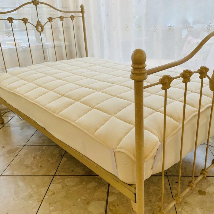 Rakuten - 羊毛ベッドパッドLilie フランス産羊毛100%使用 安心のオーガニック オールシーズン ふんわり柔らか 保温性◎ 吸発散性◎ ドライクリーニング可