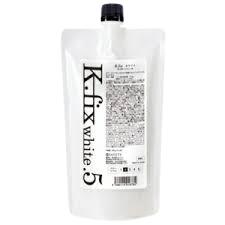 商品詳細 パーマとトリートメントを同時施術する新システム[K.fix] 独自の浸透促進システムで時短を可能にし、有効成分と保湿・ダメージ補修・架橋成分を 同時進行で効率よく浸透させながら、パーマや縮毛矯正をハイクオリティな質感に仕上げます。 ダメージヘアをしなやかで指通りのよいスタイルに仕上げます。 対象毛：軟毛 パワーレベル：★★☆☆☆商品仕様 400gメーカー セフティ区分 化粧品成分 水、システアミンHCI、尿素、セタノール、セテア リルアルコール、ベヘントリモニウムクロリド、ジメチコ ・ン、セテス-2、ヒドロキシプロピルトリモニウム加水分解 ケラチン（羊毛）、（ジヒドロキシメチルシリルプロポキシ） ヒドロキシプロピル加水分解シルク、マカデミア種子油、ホ ホバ種子油、ホホバアルコール、ラノリン、ラウリルトリモニウムクロリド、ラウロイルグルタミン酸ジ（フィトステリ ル/オクチルドデシル）、カミツレ花エキス、ジココジモニウムクロリド、イソプロパノール、オレイルアルコール、ミ ネラルオイル、ミリスチン酸イソプロピル、セテス-6、セテス-20、セテス-40、BG、炭酸水素アンモニウム、エタノール、エチドロン酸、エタノールアミン、アルギニン、ス テアリン酸 PEG-45、香料広告文責 NABEL　0120-071-533