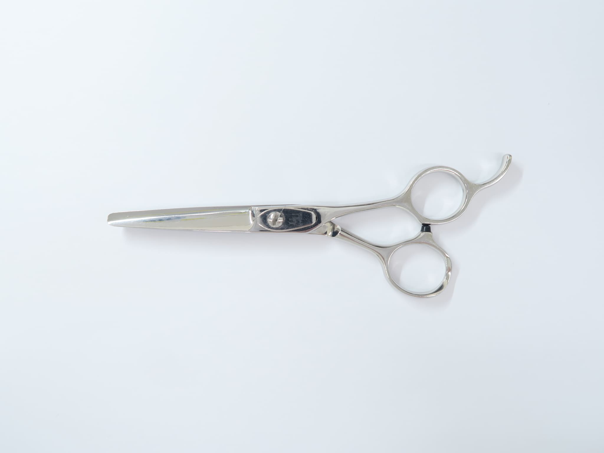 Cランク【UTSUMI ウツミ 内海】 NS55 シザー 美容師・理容師 5.7インチ 右利き 【中古】:H-4886のサムネイル