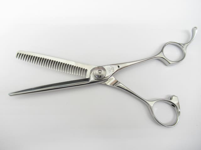 Cランク【ナルトシザー naruto scissors】 二梳きヘネシーバセットB31 セニング 美容師・理容師 6.0インチ 右利き 【中古】:G-762