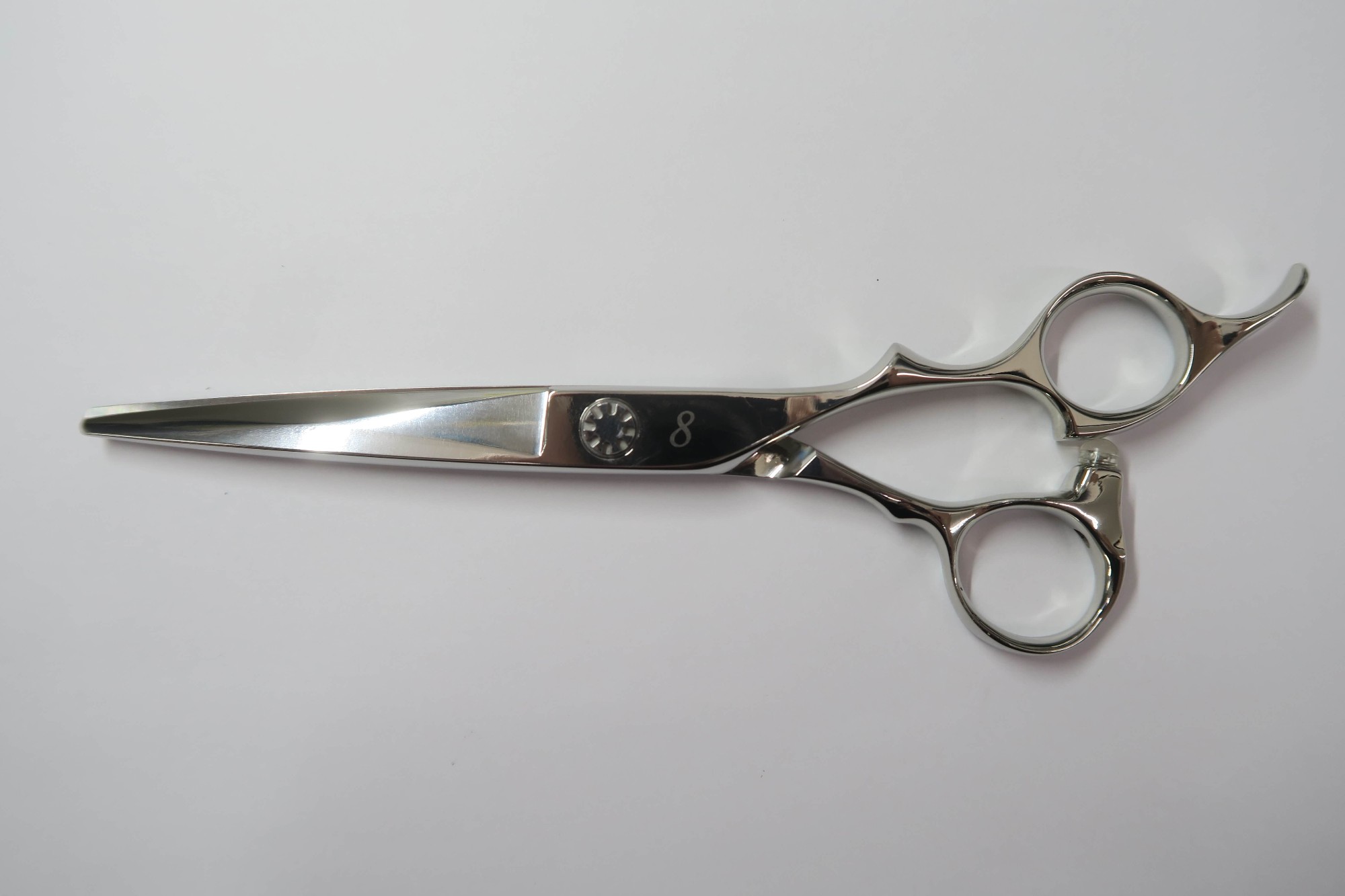 商品情報メーカーHAYASHI SCISSORS ハヤシシザーズ型番V-ME-AT-6商品管理番号I-810利き手 右利きはさみのタイプシザーハンドルオフセットインチ数6.0重量(g)61カット率 % (約の数値)状態ランクB切れ味目安としてティッシュを問題なく切ることができます商品備考 マークの刻印有商品状態の基準状態ランク一覧S新品同様品新品同様にきれいな商品・未使用品A美品状態がよく、多少の傷や汚れは見られるものの全体的にきれいな商品B一般中古多少の使用感はありますが、問題なく使える一般的な商品C程度不良使用感があり、ダメージや汚れが目立つ商品、研ぎ、メンテナンスをおすすめする商品Dジャンク品かなりの使用感があり、ダメージや汚れが目立つ商品、使用が難しい商品