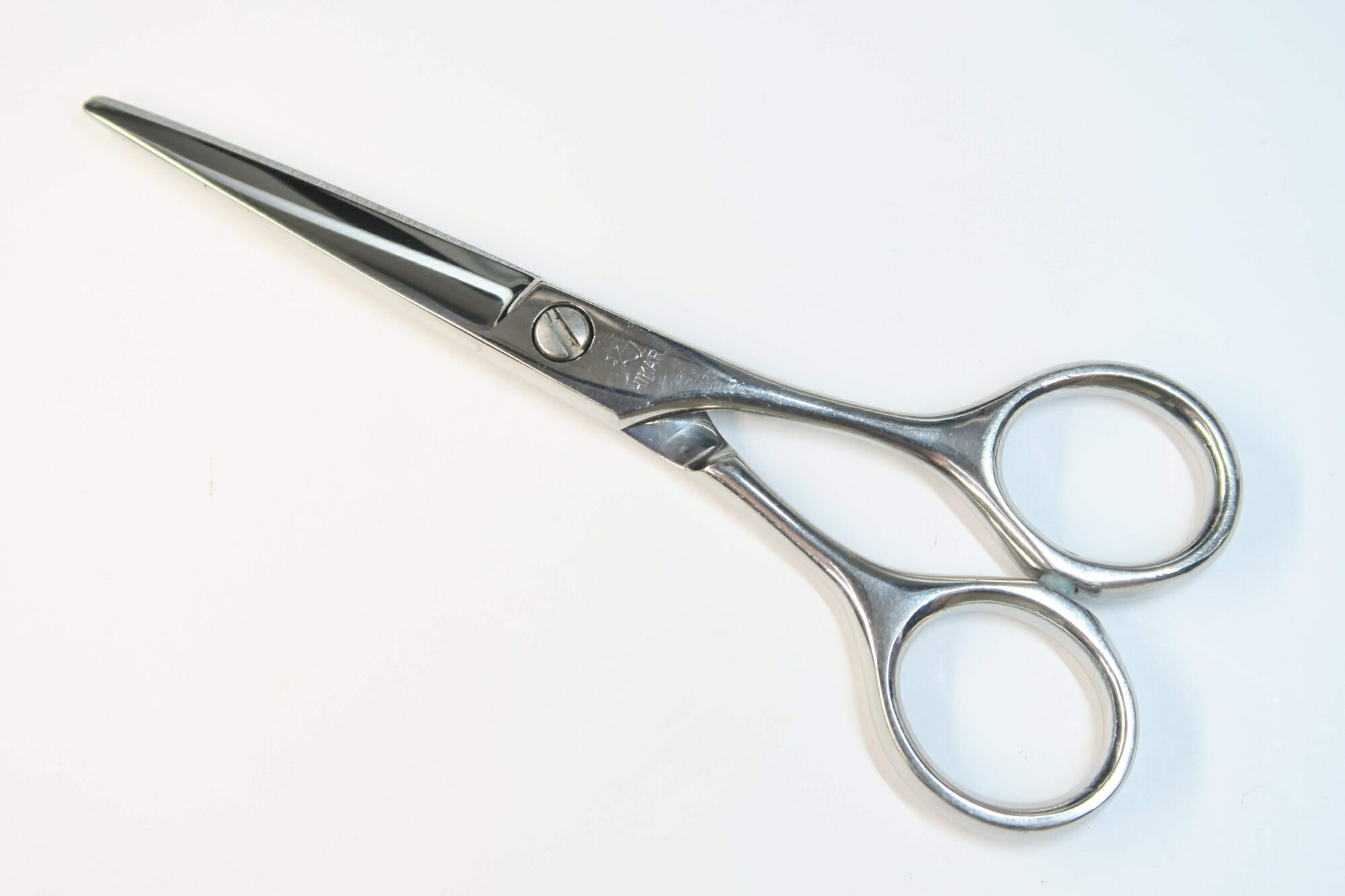 Cランク【光シザー HIKARI ヒカリ】 C No.1 シザー 美容師・理容師 5.1インチ 右利き 【中古】:H-10581