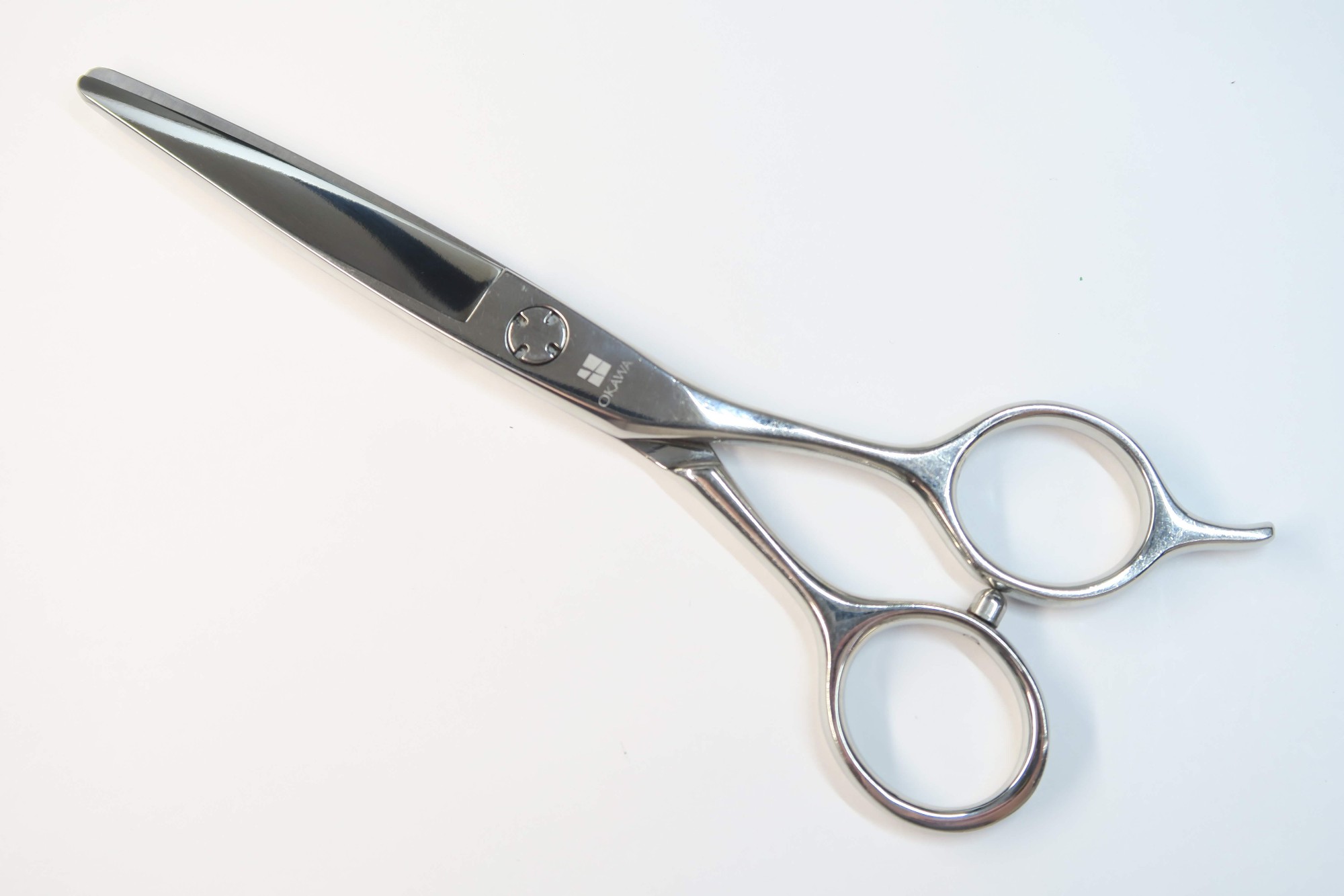 樂天商城 - Bランク【OKAWA PRO SCISSORS オオカワプロシザーズ】 HCS56-A シザー 美容師・理容師 5.6インチ 右利き ドライカット【中古】:H-11131