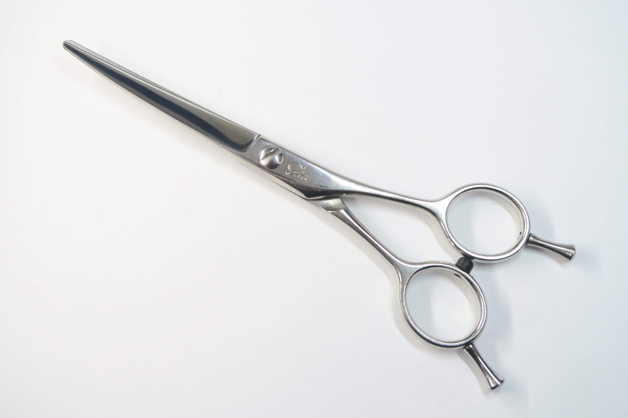 樂天商城 - Bランク【神田文一商店】 Sin C60 シザー 美容師・理容師 6.0インチ 右利き カーブシザー【中古】:H-11235