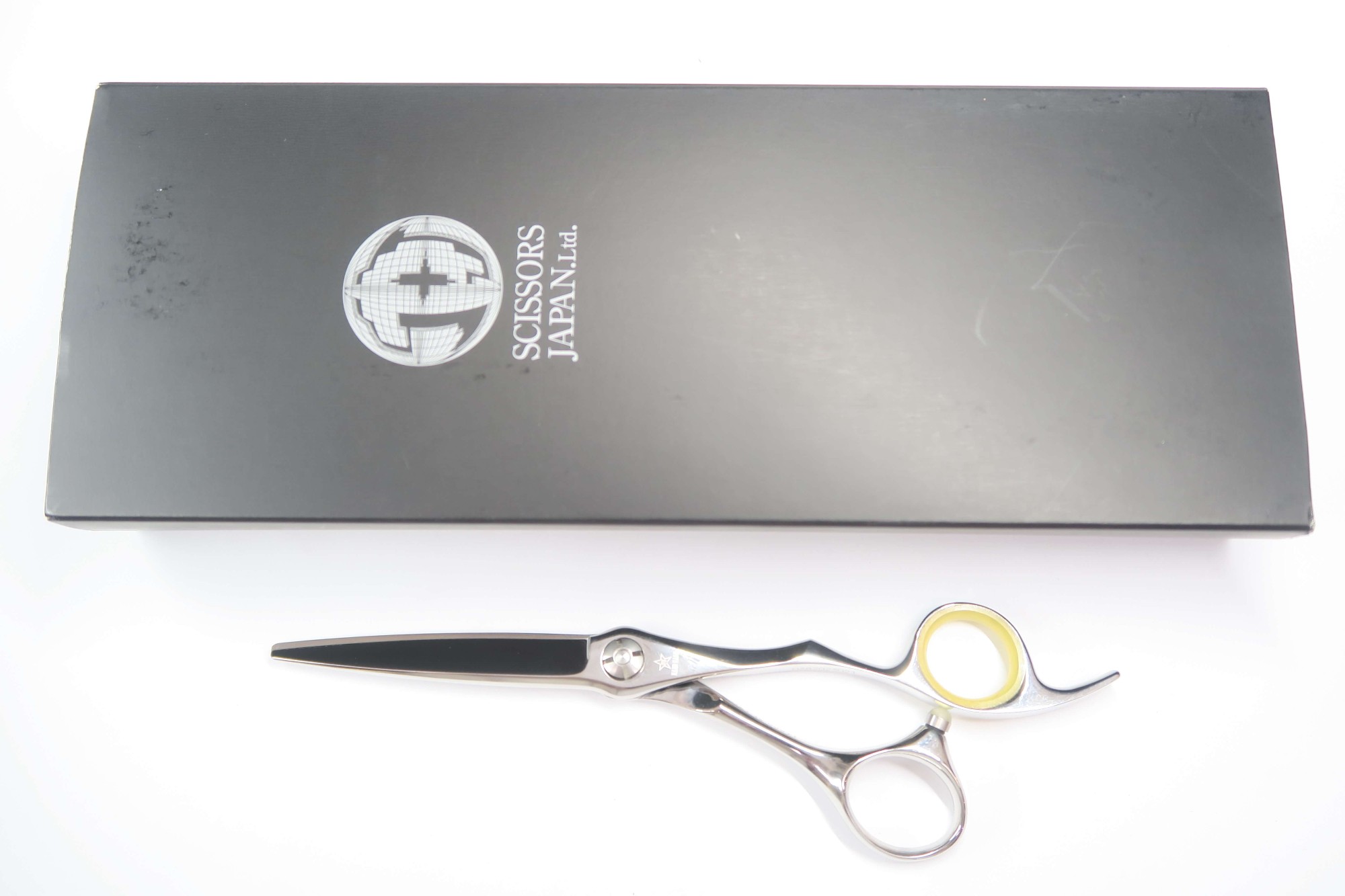 Rakuten - Bランク【SCISSORS JAPAN シザーズジャパン】 AHP55i17 N シザー 美容師・理容師 5.5インチ 右利き 【中古】:G-1728