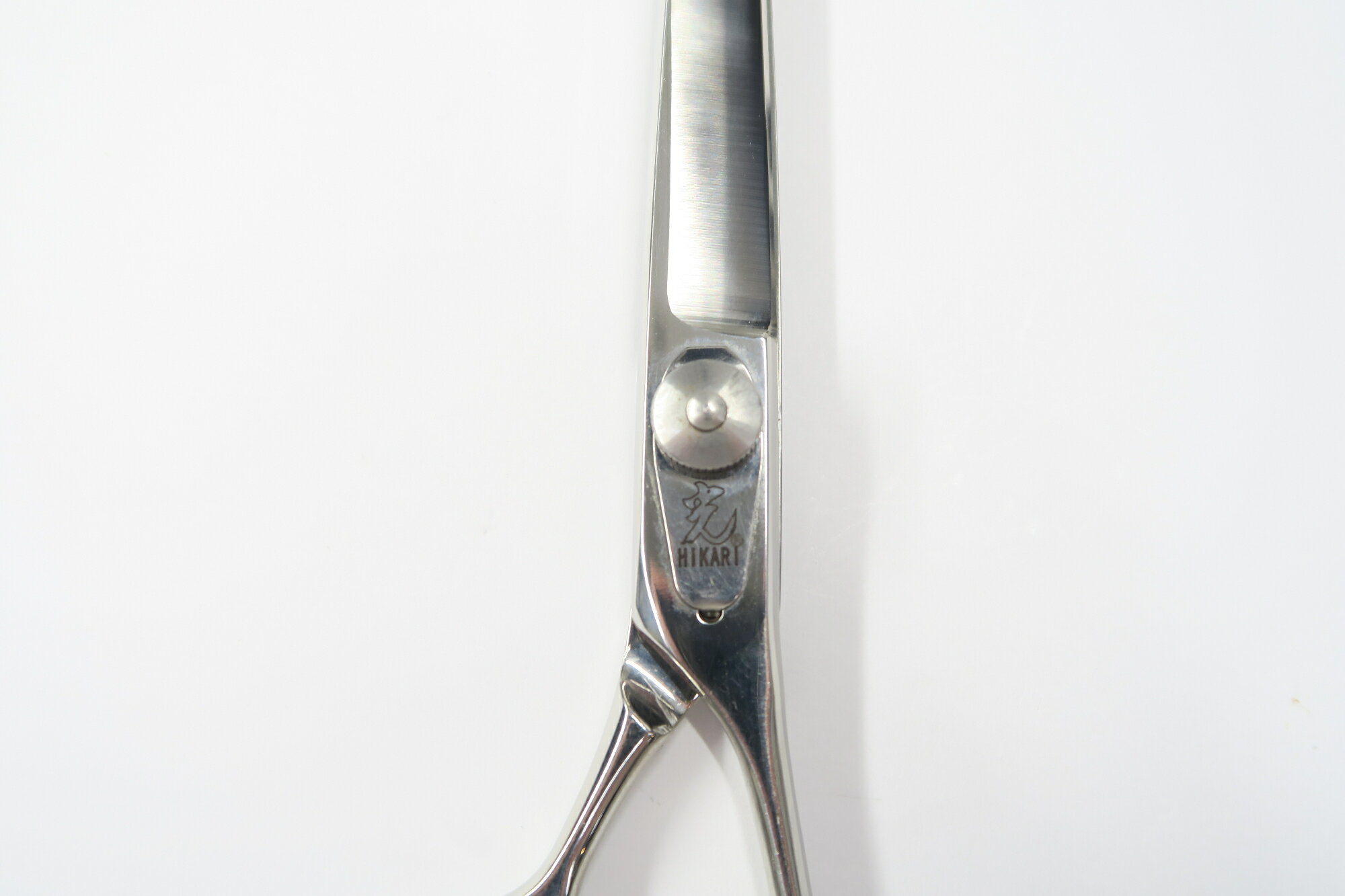 Cランク【光シザー HIKARI ヒカリ】 W-7 シザー 美容師・理容師 6.7インチ 右利き 【中古】:H-11647 scissors-10020330 中古シザー買取販売専門店Kittemi サンプル画像3