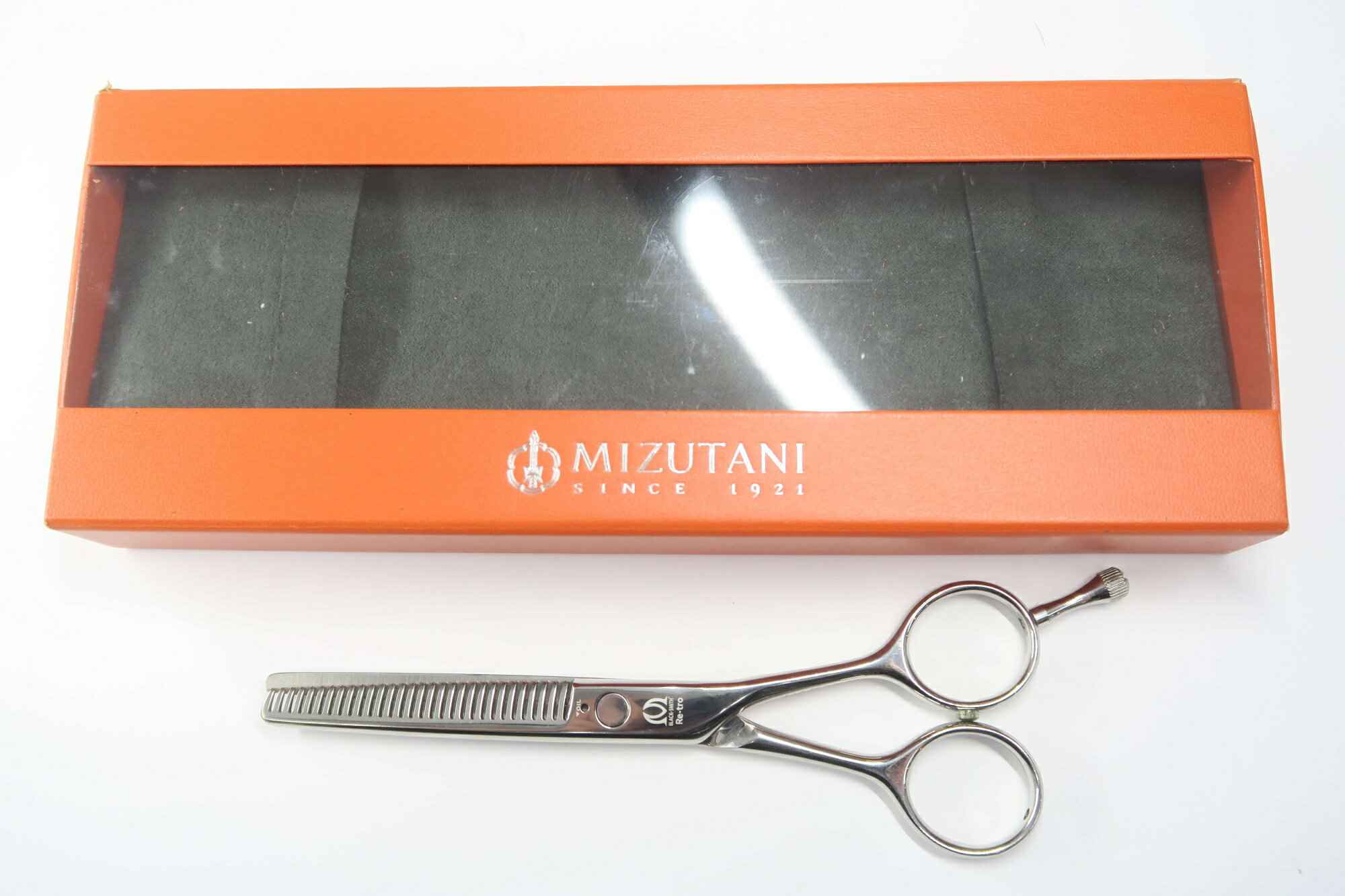 樂天商城 - Cランク【MIZUTANI SCISSORS ミズタニシザーズ】 BLACK-SMITH Re-tro セニング 美容師・理容師 5.7インチ 右利き 【中古】:G-1749