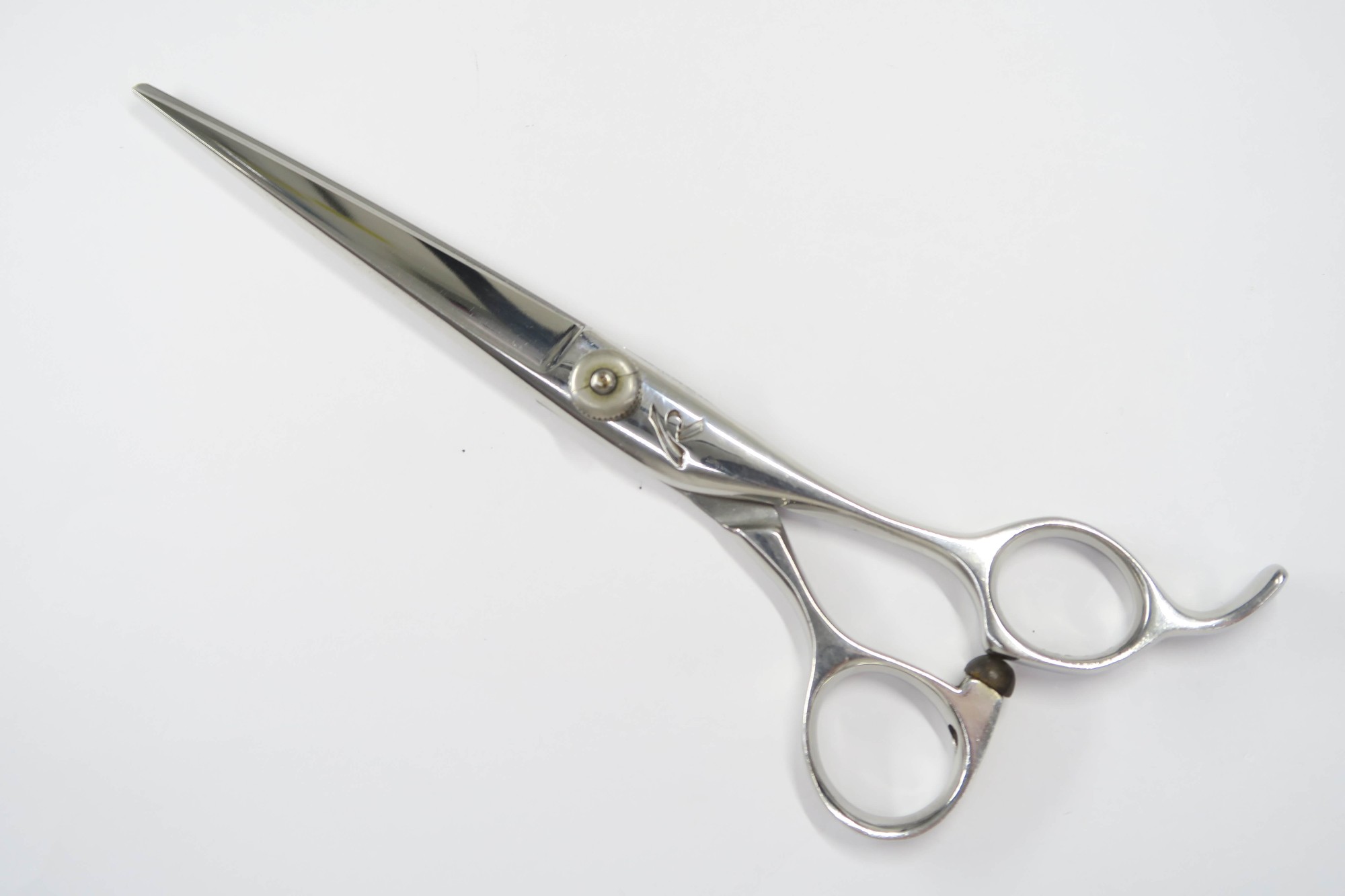 商品情報メーカーKITA IDEA 喜多アイディア キタ型番KITA-K-74商品管理番号H-11929利き手 右利きはさみのタイプシザーハンドルオフセットインチ数6.4重量(g)60.0カット率 % (約の数値)状態ランクB切れ味目安としてティッシュを問題なく切ることができます商品備考 刃減り有 商品状態の基準状態ランク一覧S新品同様品新品同様にきれいな商品・未使用品A美品状態がよく、多少の傷や汚れは見られるものの全体的にきれいな商品B一般中古多少の使用感はありますが、問題なく使える一般的な商品C程度不良使用感があり、ダメージや汚れが目立つ商品、研ぎ、メンテナンスをおすすめする商品Dジャンク品かなりの使用感があり、ダメージや汚れが目立つ商品、使用が難しい商品
