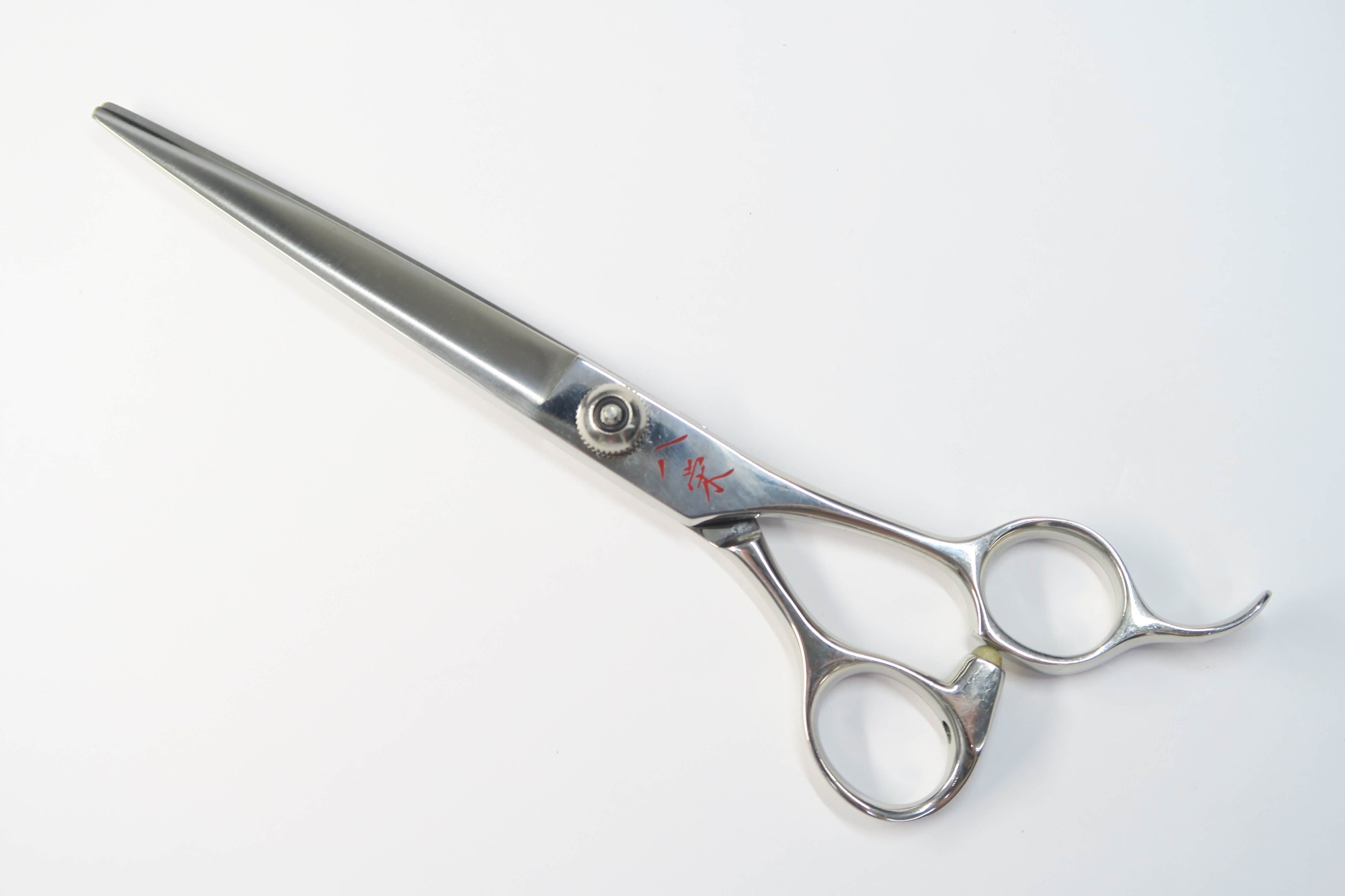 商品情報メーカーYASAKA ヤサカ 八栄型番K-10商品管理番号H-11992利き手 右利きはさみのタイプシザーハンドルオフセットインチ数6.5重量(g)64.0カット率 % (約の数値)状態ランクB切れ味目安としてティッシュを問題なく切ることができます商品備考 商品状態の基準状態ランク一覧S新品同様品新品同様にきれいな商品・未使用品A美品状態がよく、多少の傷や汚れは見られるものの全体的にきれいな商品B一般中古多少の使用感はありますが、問題なく使える一般的な商品C程度不良使用感があり、ダメージや汚れが目立つ商品、研ぎ、メンテナンスをおすすめする商品Dジャンク品かなりの使用感があり、ダメージや汚れが目立つ商品、使用が難しい商品