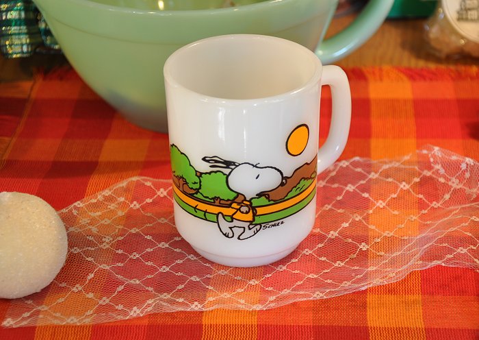 ファイヤーキング　スヌーピー　ジョギング　マグ　キーピングフィット　FireKing　【送料無料】のサムネイル