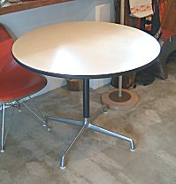 イームズ　Eames　ハーマンミラー　ラウンドテーブル　アルミナム・ベース