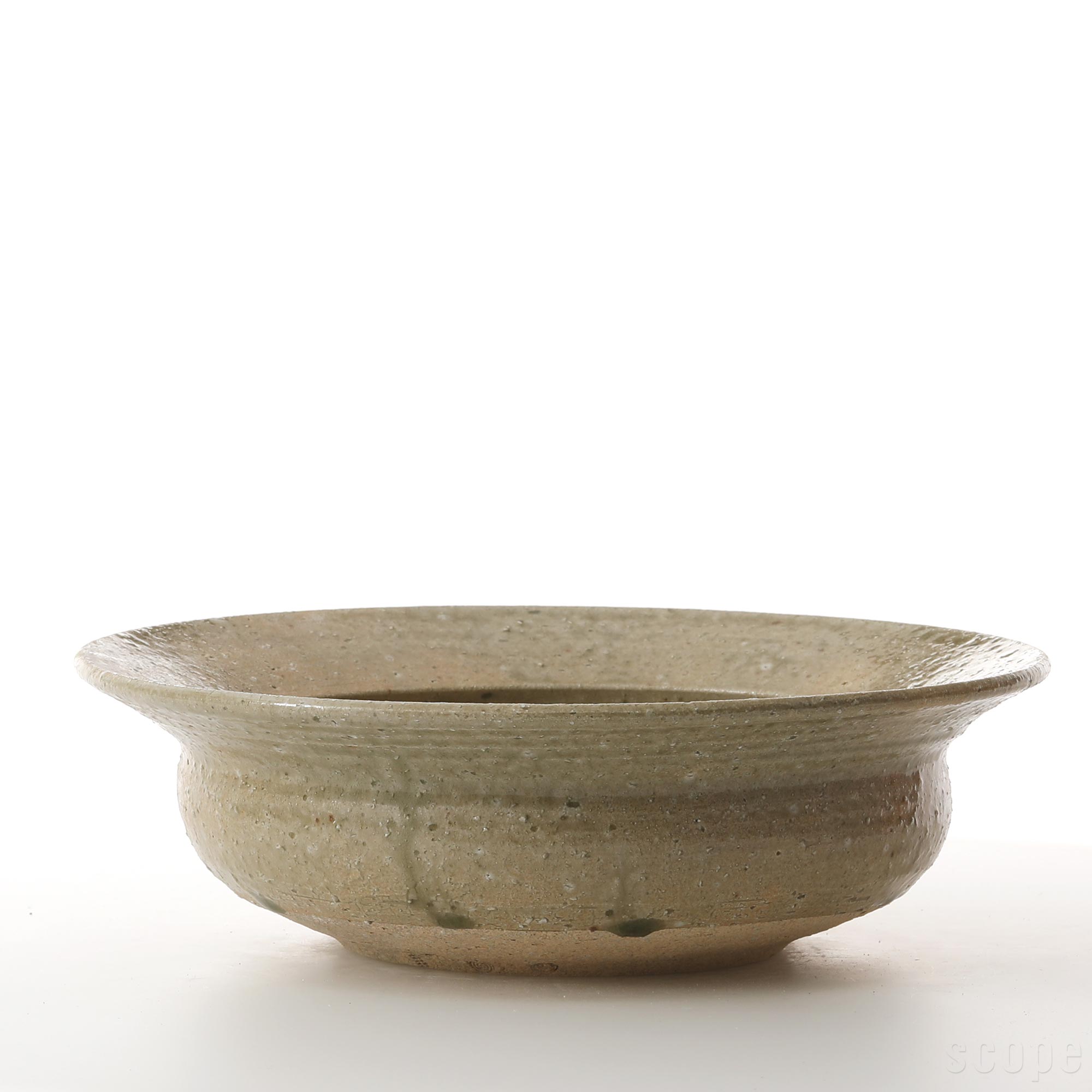 【0031】東屋 / カブト鉢 松灰