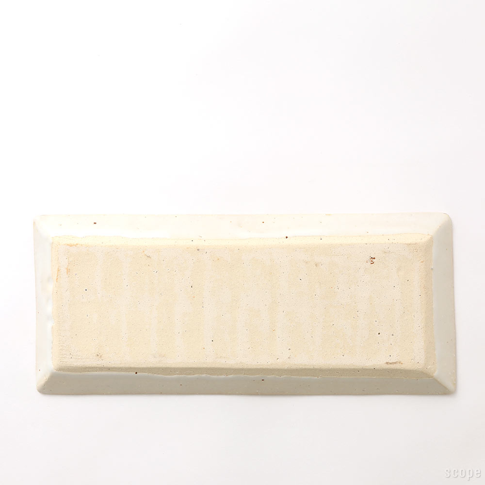 【0046】東屋 / 伊賀 長角皿 志野