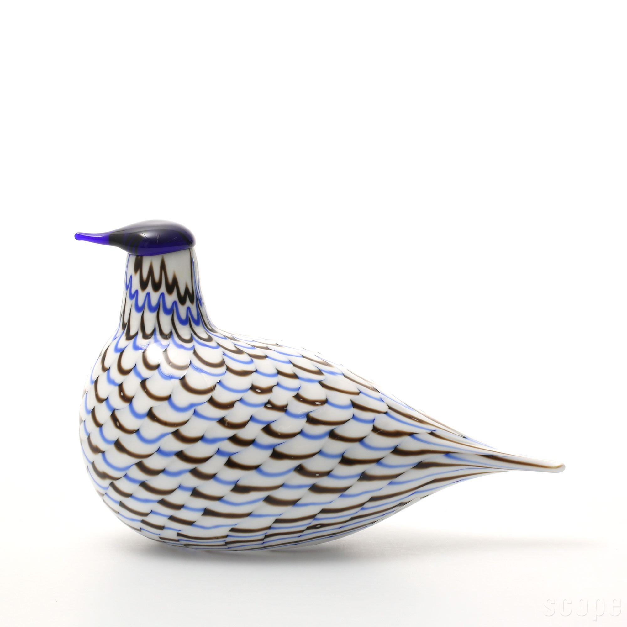 スペック 材質 無鉛ガラス 寸法 W202×D108×H133mm / 624g 生産 Made in Finland 備考 刻印：O.Toikka IITTALA 2023 購入前に確認ください こちらの商品は共通して以下の特徴があります。 ・小さなヨレや気泡、混入がガラス内部に含まれていることがあります。
