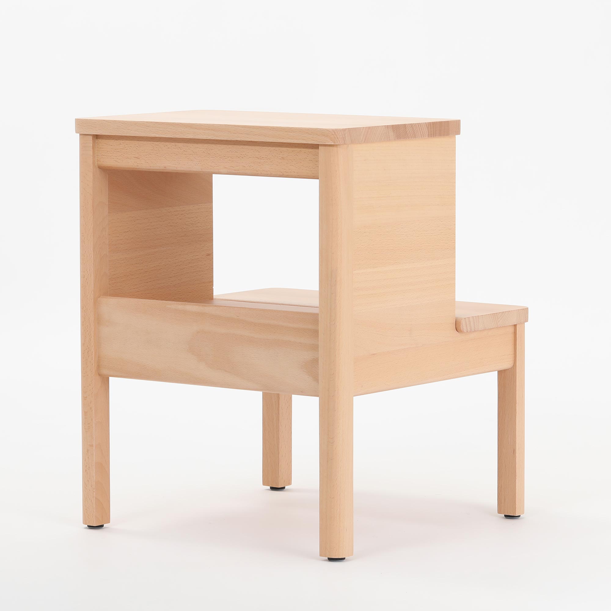 【0032】フォーム アンド リファイン / エーライン ステップ スツール ビーチ [ Form & Refine A Line Stepstool ]