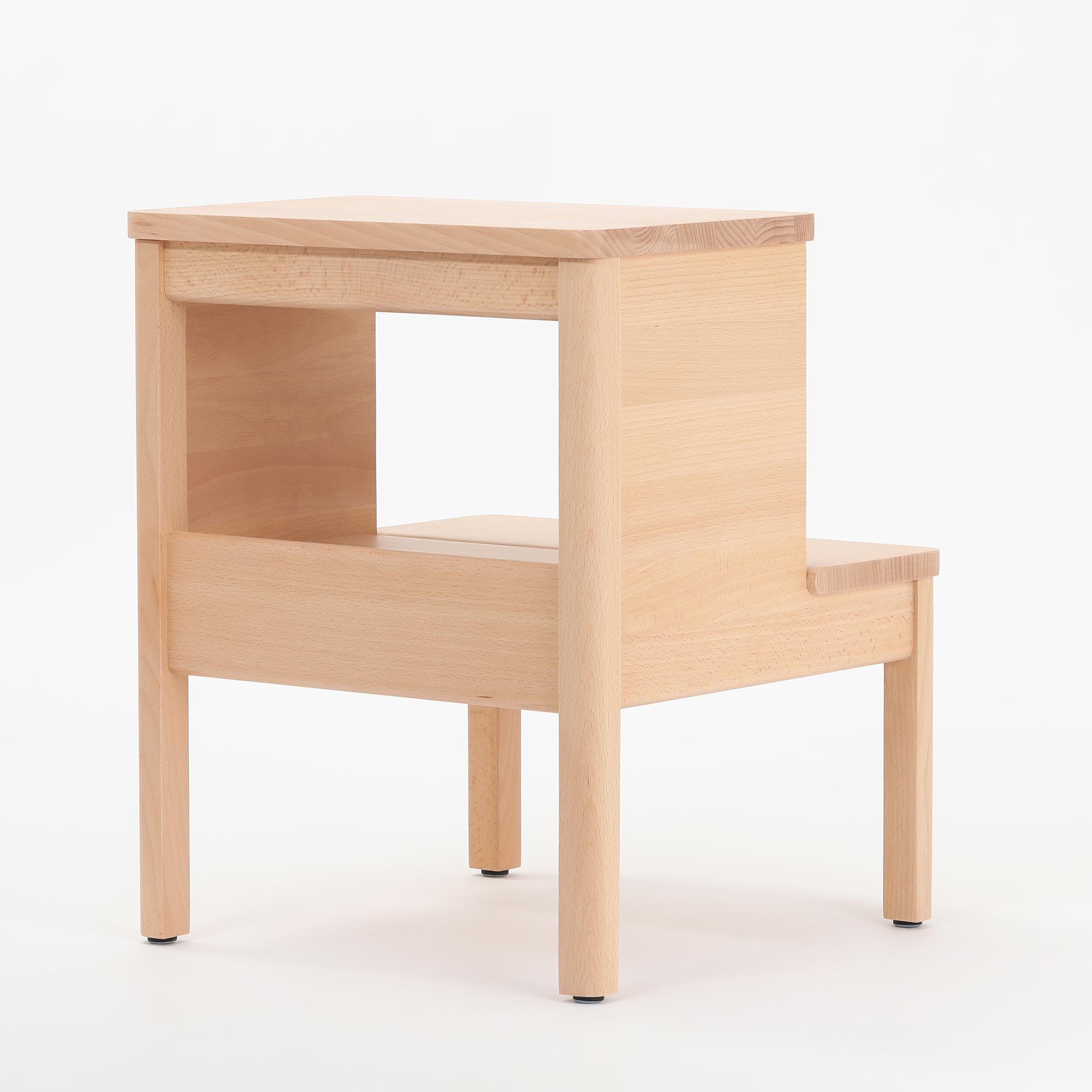 【0038】フォーム アンド リファイン / エーライン ステップ スツール ビーチ [ Form & Refine A Line Stepstool ]