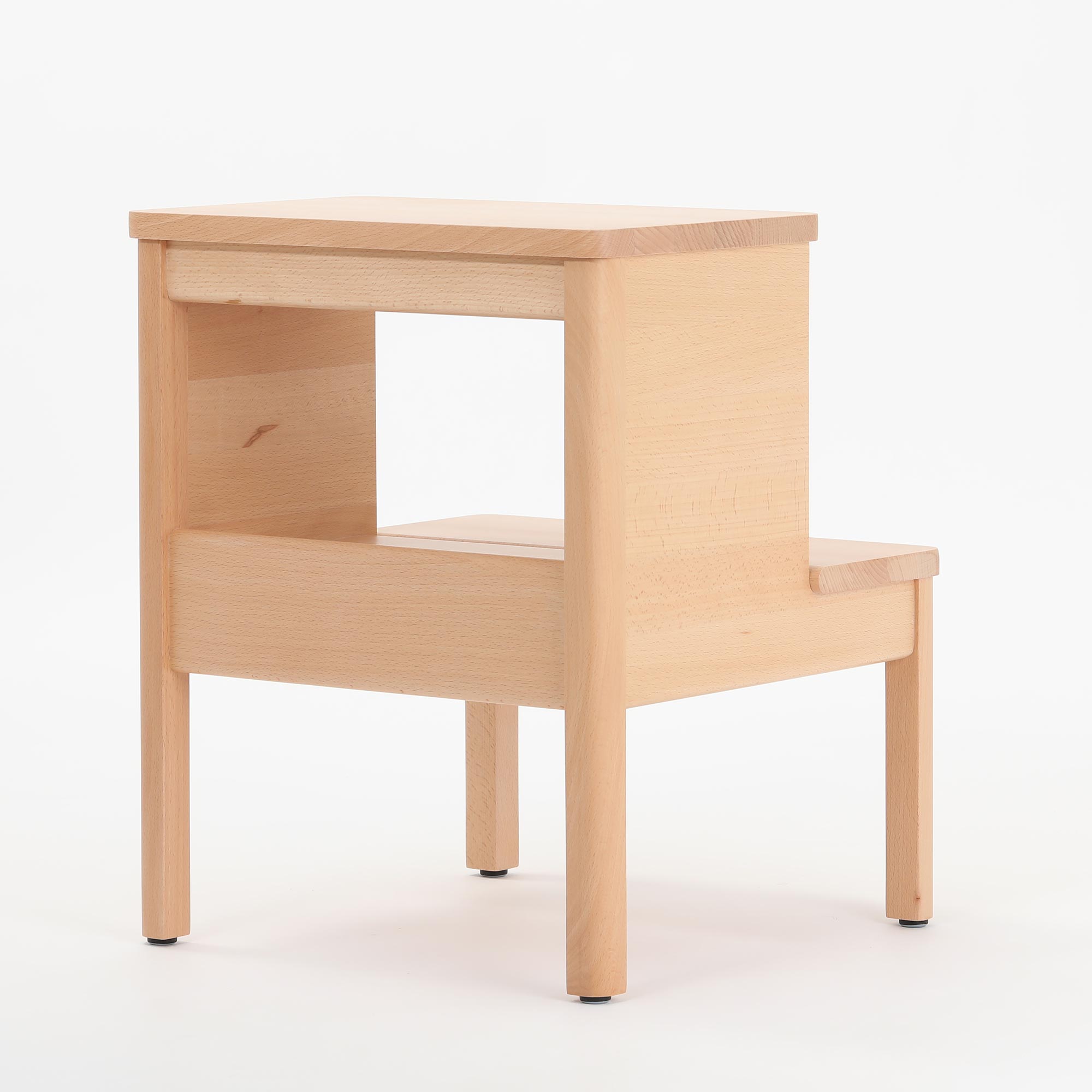 【0045】フォーム アンド リファイン / エーライン ステップ スツール ビーチ [ Form & Refine A Line Stepstool ]