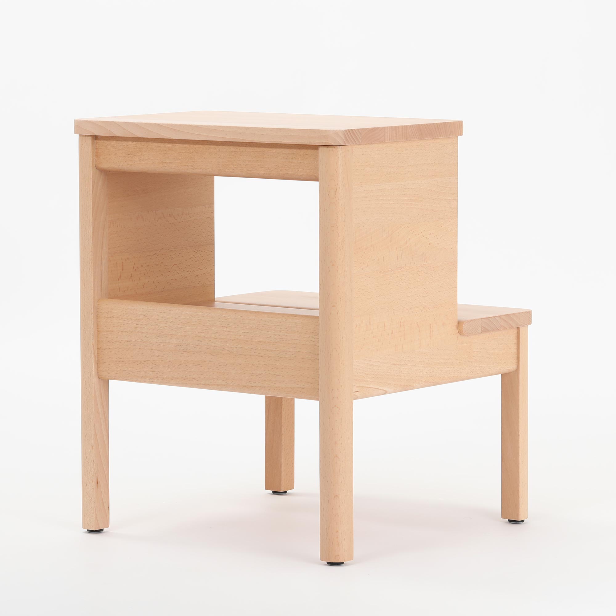 【0049】フォーム アンド リファイン / エーライン ステップ スツール ビーチ [ Form & Refine A Line Stepstool ]