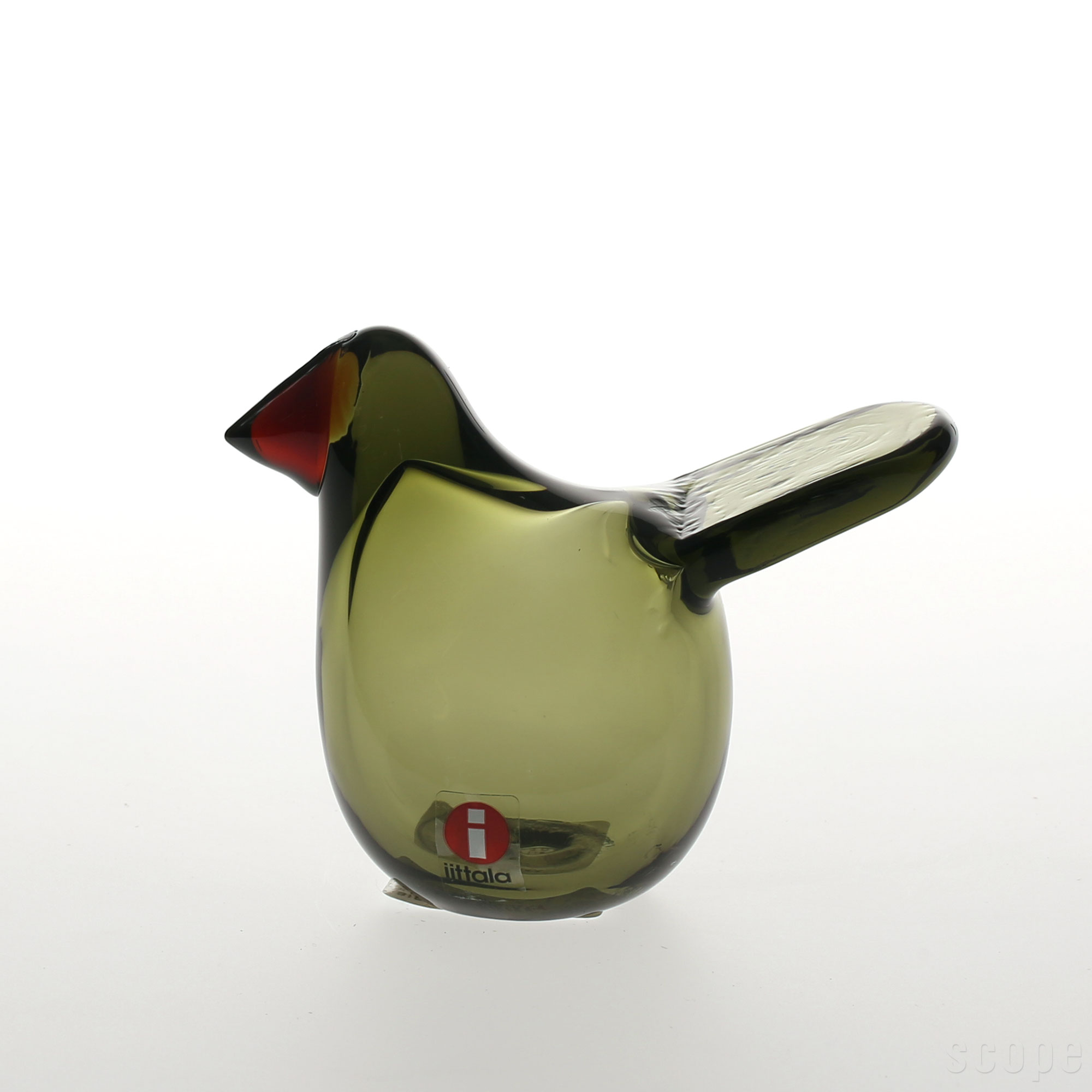 スペック 材質 無鉛ガラス 寸法 W87×D42×H67mm / 87g 生産 Made in Finland 備考 刻印：O.Toikka IITTALA *商品名の数字は個体識別用です。 購入前に確認ください こちらの商品は共通して以下の特徴があります。 ・くちばしの根元部分にガラスのシワがみられます。 ・小さなヨレや気泡、混入がガラス内部に含まれていることがあります。