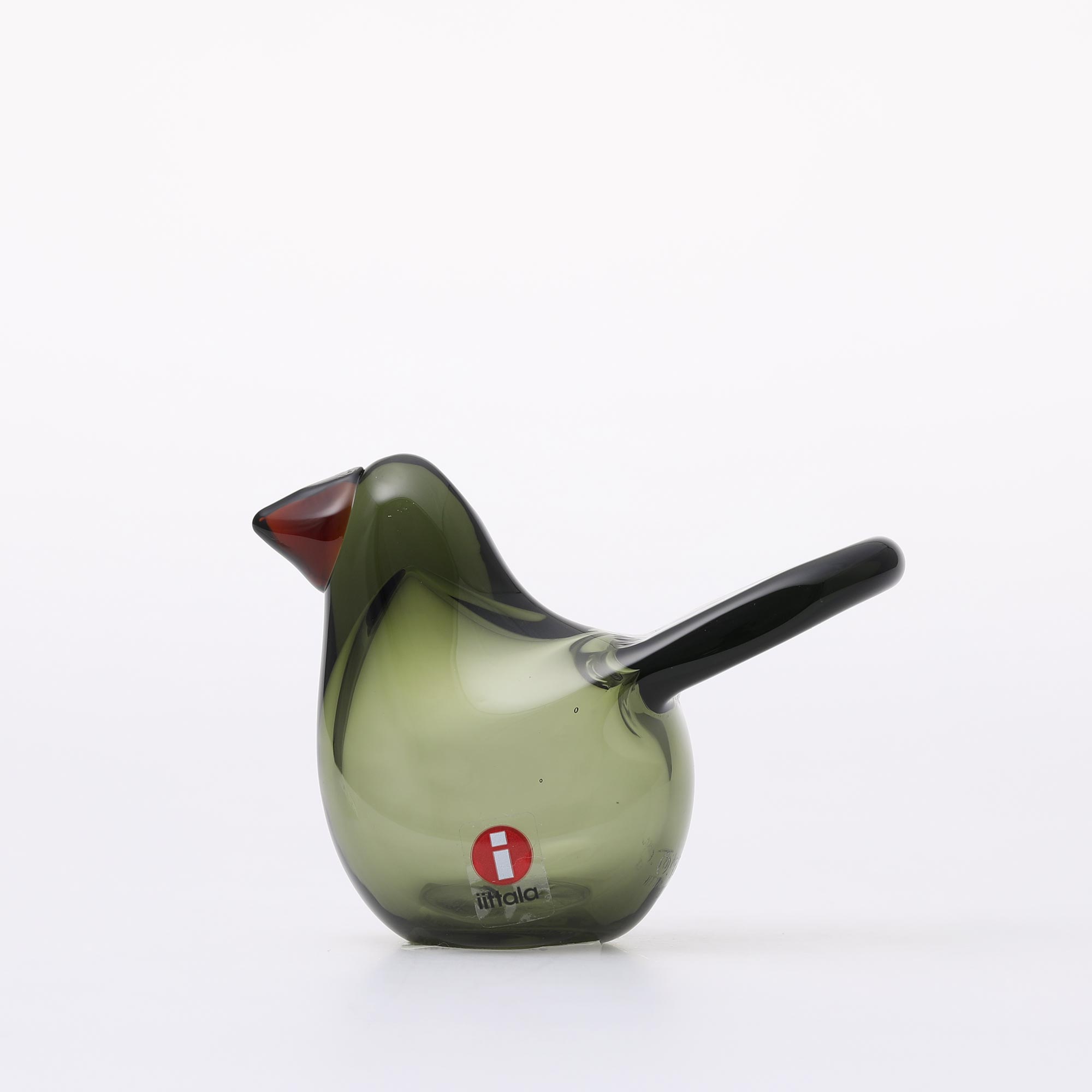 スペック 材質 無鉛ガラス 寸法 W93×D40×H65mm / 93g 生産 Made in Finland 備考 刻印：O.Toikka IITTALA *商品名の数字は個体識別用です。 購入前に確認ください ・くちばしの付け根に細かい気泡の集まりがみられます。 （写真） こちらの商品は共通して以下の特徴があります。 ・くちばしの根元部分にガラスのシワがみられます。 ・小さなヨレや気泡、混入がガラス内部に含まれていることがあります。