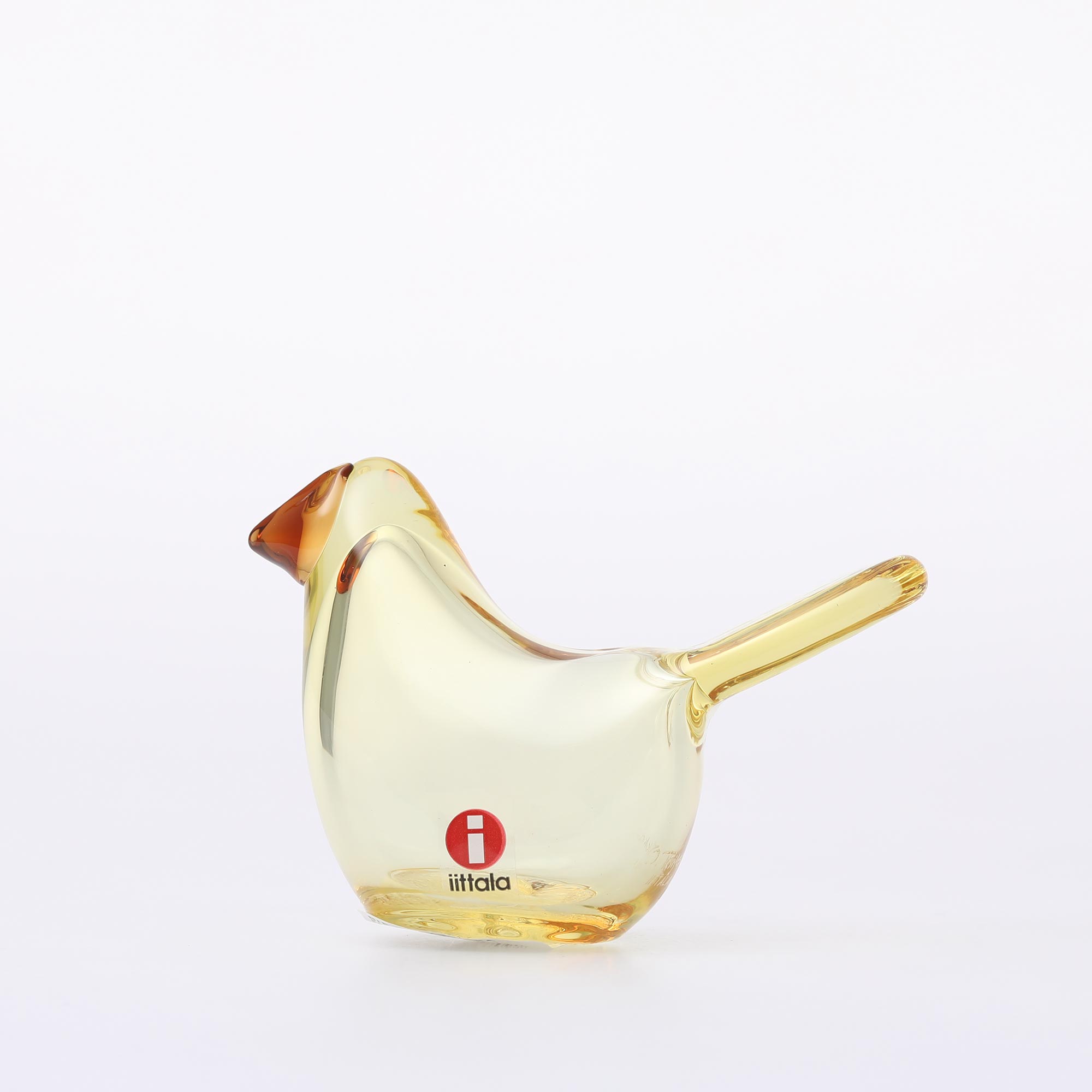 スペック 材質 無鉛ガラス 寸法 W91×D36×H62mm / 91g 生産 Made in Finland 備考 刻印：O.Toikka IITTALA *商品名の数字は個体識別用です。 購入前に確認ください ・ガタつきがみられます。 こちらの商品は共通して以下の特徴があります。 ・くちばしの根元部分にガラスのシワがみられます。 ・小さなヨレや気泡、混入がガラス内部に含まれていることがあります。