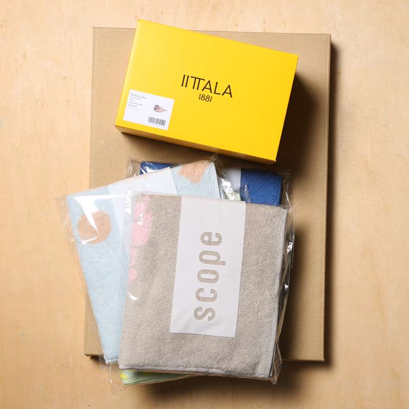 セット内容 (商品詳細は各ページで確認ください)Birds Whip-Poor-Will×1Oiva Toikka シルクスクリーン 2026〈オイヴァトイッカノベルティ〉×1house towel ライト Confetti ブラウン×1house towel ライト Presents グレー×1house towel ライト Wanwan イエロー×1house towel フェイス フライトスカイ×1通常価格　￥71,100(税込)特別価格中の商品は通常価格を元に計算しています