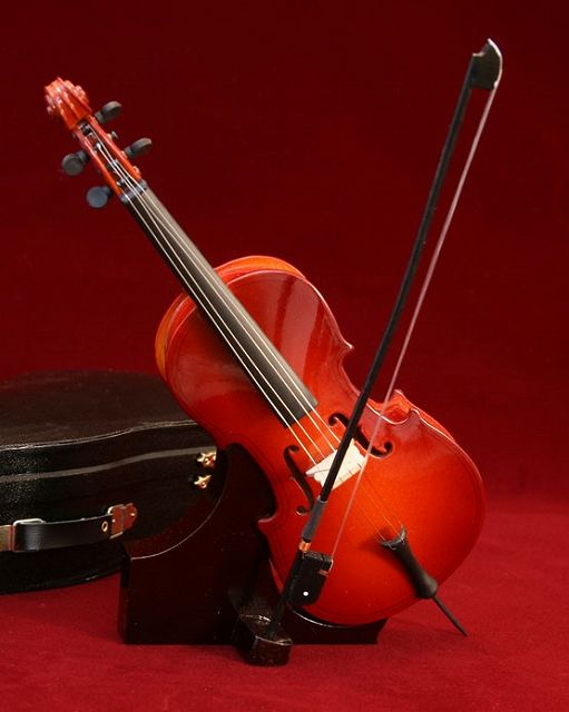 ミニチュア楽器　チェロ　23cm