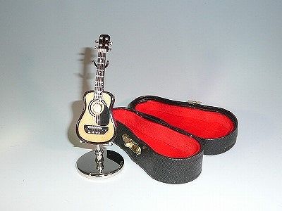 Child Picture - ミニチュア楽器　フォークギター　7cm