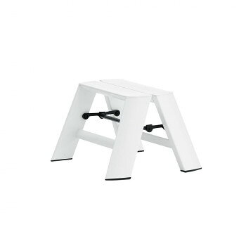 ※通常土日祝日を除く1週間以内に出荷の予定ですが欠品やメーカー終了の可能性もあり、その場合は別途メールにてご連絡いたします ※他の商品との同梱はできません。 ※離島の場合、別途料金（中継料）がかかります。 ※代引でのお支払いはお受けできません。 ※お届け先が沖縄・北海道・離島の場合、通常の納期より3～6日ほど日数が掛かる場合がございます。 コンセプトは「隠さない脚立」。ビスの見えないシンプルなデザインです。ワンタッチバーで片手で収納できます。自立機能で置き場所を選びません。ホワイトの表面処理はマット仕上げです。光の反射を抑えることでモルタル、漆喰、無垢材など上質なインテリアマテリアルとより調和するデザインへ進化しました。※北海道・沖縄・離島への配送は別途運賃となります。 サイズ 個装サイズ：16×39×28cm 重量 個装重量：1700g 仕様 SGマーク取得済み メーカー2年保証付帯 マット仕上げ ワンタッチバー:ブラック 段数:1段 生産国 中国 広告文責東洋通信システムTel 082-548-8989fk094igrjs