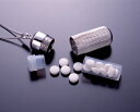 大型セーフティペンダント メンズ レディース アクセサリー 真鍮 救急薬 常備薬 携帯用 ポリプロピレン