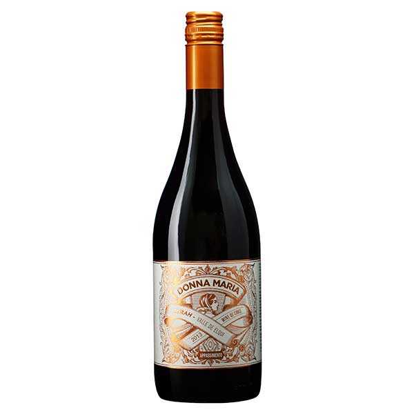 チリ・エルキ ヴァレーで造られる赤ワイン「ビーニャ ファレルニア ドンナ マリア シラー」です。特別なキュヴェとして位置づけられるこのシラーは、エルキ ヴァレーの高標高と昼夜の大きな寒暖差が生む、スパイスやブラックフルーツの凝縮したアロマと、力強いタンニン、長い余韻が特徴のフルボディスタイルです。ラムや牛肉のロースト、ジビエ料理、熟成チーズとの相性が抜群で、ファレルニアのシラーシリーズのなかでも特に個性と格調ある一本です。ファレルニアの世界観を最高ラインで体験したい方、シラーの力強い個性にこだわる方にぜひおすすめします。
