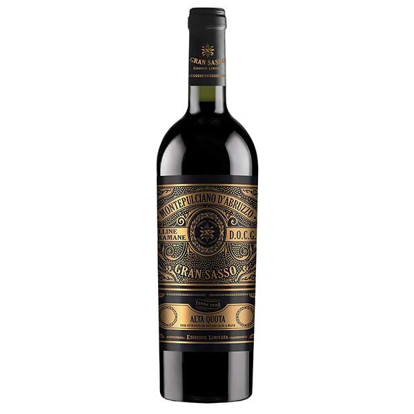 ※ヴィンテージやラベルのデザインが商品画像と異なる場合がございます。当店では、現行ヴィンテージの販売となります。ご指定のヴィンテージがある際は事前にご連絡ください。不良品以外でのご返品はお承りできません。ご了承ください。グラン サッソ モンテプルチアーノ ダブルッツォ コッリーネ テラマーネ アルタ クオタ 750ml[NL イタリア 赤ワイン アブルッツォ フルボディ 2621GS041500]母の日 父の日 敬老の日 誕生日 記念日 冠婚葬祭 御年賀 御中元 御歳暮 内祝い お祝 プレゼント ギフト ホワイトデー バレンタイン クリスマス2003年にD．O．C．G．に昇格し、アブルッツォ州北部のコッリーネ・テラマーネ地区のモンテプルチアーノから造られる赤ワインです。アブルッツォ州にある最も高い山と同じ名前のブランド、グラン・サッソの豊かな風味で、しっかりとしたボディを持ち、余韻が長く続くワインです。ガーネットがかったルビー色をしています。豊かで持続性のある味わいで、様々な果実の香りとともにスパイスやチョコレートの風味を感じます。しっかりとしたボディで余韻が長く続きます。