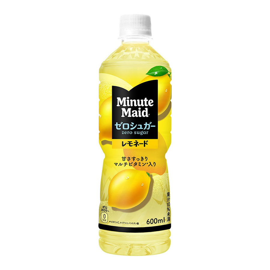 レモンの爽やかな香りとすっきりした味わいが楽しめるレモネードタイプのドリンクです。軽やかな飲み心地で、気分をリフレッシュしたいときにも取り入れやすいのが特長。さっぱりとした後味で飲みやすく、食事の合間や休憩時間にも楽しめます。揚げ物やサンドイッチなどの軽食とも合わせやすく、日常の食事の時間をより楽しく演出します。家でのリラックスタイムや外出先での水分補給にもおすすめ。レモンの爽快な風味が広がり、さっぱりとした味わいを気軽に楽しめるドリンクです。