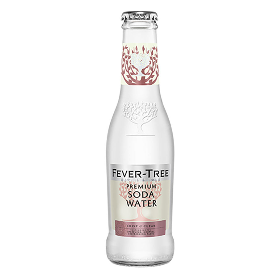 イギリス発のプレミアム炭酸飲料ブランド「フィーバーツリー」が手がける「プレミアム ソーダウォーター」は、世界中のバーやレストランで愛用される高品質なソーダウォーターです。厳選された天然水を使用し、きめ細かくクリーンな炭酸がスピリッツやウイスキーの香りと風味をより引き立てる役割を果たします。200mlの瓶入りは一杯分に最適なサイズで、炭酸の抜けにくい瓶ならではの爽快な飲み心地が楽しめます。ウイスキーのハイボールやジンのソーダ割り、カクテルのベースとして使用するのはもちろん、そのままストレートで飲んでも美味しい上質なソーダウォーターです。「家飲みで本格的なハイボールやカクテルを作りたい」「炭酸飲料の素材にこだわりたい」という方に自信を持っておすすめできます。