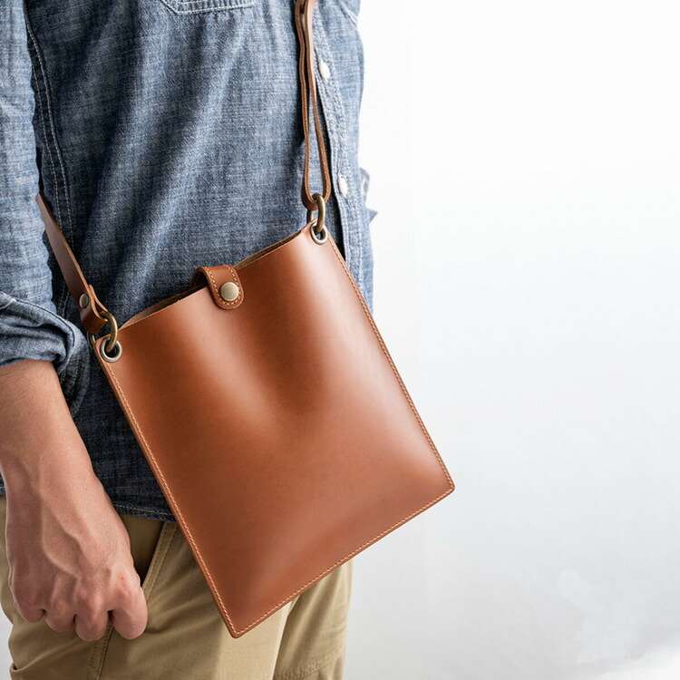 手塗りヌメ革 ミニサコッシュ | 無印良品