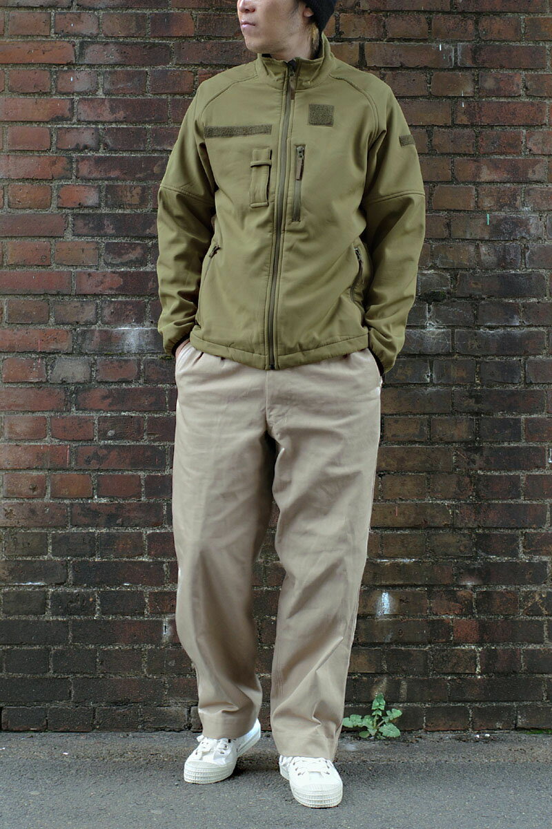 オランダ軍 ソフトシェルジャケット 胸ポケット付き USED JJ303UN アウター ブルゾン 防寒 防水 防風 ウインドブレーカー フリース コンバット フィールド 戦闘服 実物ミリタリー 軍物 軍モノ