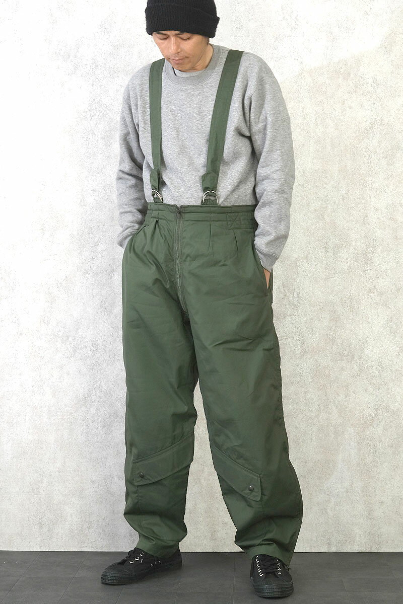 フランス軍 フライト サスペンダーパンツ オリーブ デッドストック ZPP554UN 仏軍 AF エアフォース エアクルー パイロット オーバーオール トラウザーズ ボトムス 中綿入り 防寒 保温 厚手 グリーン 男性 メンズ 実物ミリタリー 軍物 軍モノ 未使用品 年代物 レア 稀少