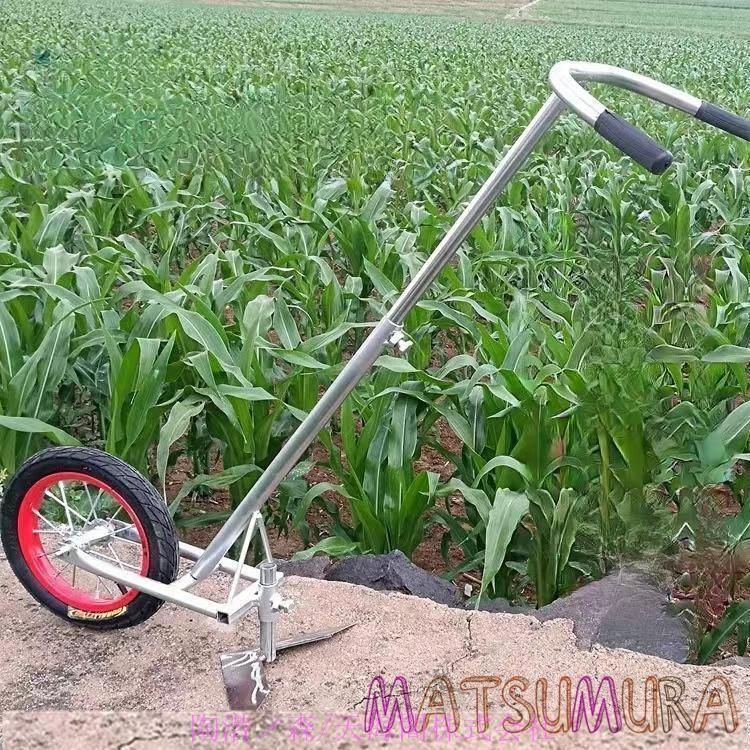 商品情報底の厚さは3.5cmでございます。スリッポン スニーカー スニーカー レディース 厚底 白 黒 おしゃれ 大きいサイズ スリッポン フラットシューズ10代から50代まで♪オシャレな若い女の子から大人女子まで、幅広い女性のお客様にご愛用いただいております。歩きやすい♪かかと部分にはクッション入りで足をしっかりホールド。インソールにクッション性があるので、らくちんな履き心地です。足指に優しい♪つまさきの形が丸いから、足に優しい履き心地で、長時間歩いても痛くなりにくい 疲れにくい優秀スリッポンです。ぺたんこシューズとして♪足が痛くない 疲れないと好評の厚底スニーカーです。フラットシューズ感覚で履いていただけるので、オフィスの室内履きや立ち仕事、また妊婦さんにもおすすめです。