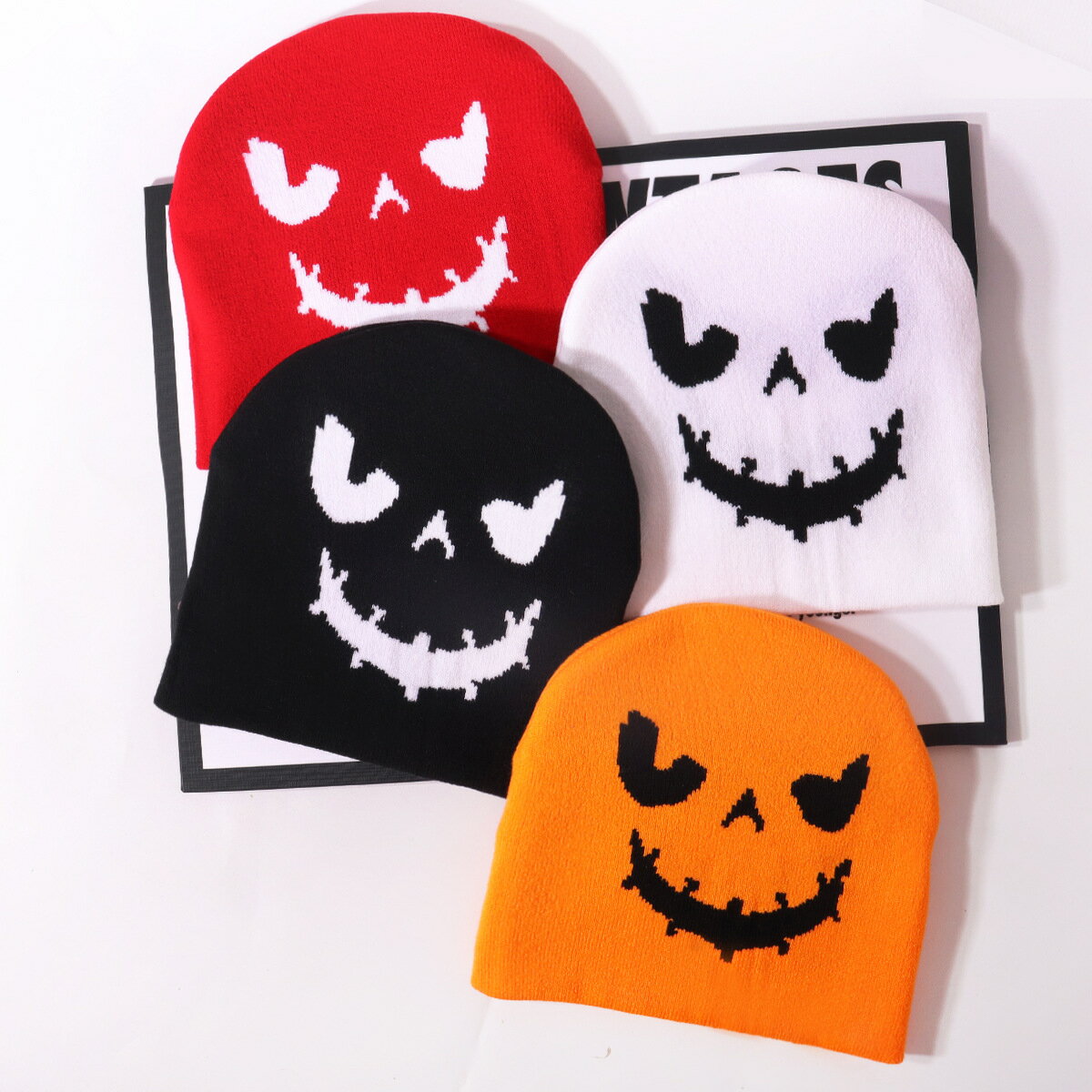 Rakuten - 4点セット ハロウィンパーティー パンプキン ジャカード ニット帽 ゆるかわ 仮装 小物 秋冬 防寒 あったか ユニセックス