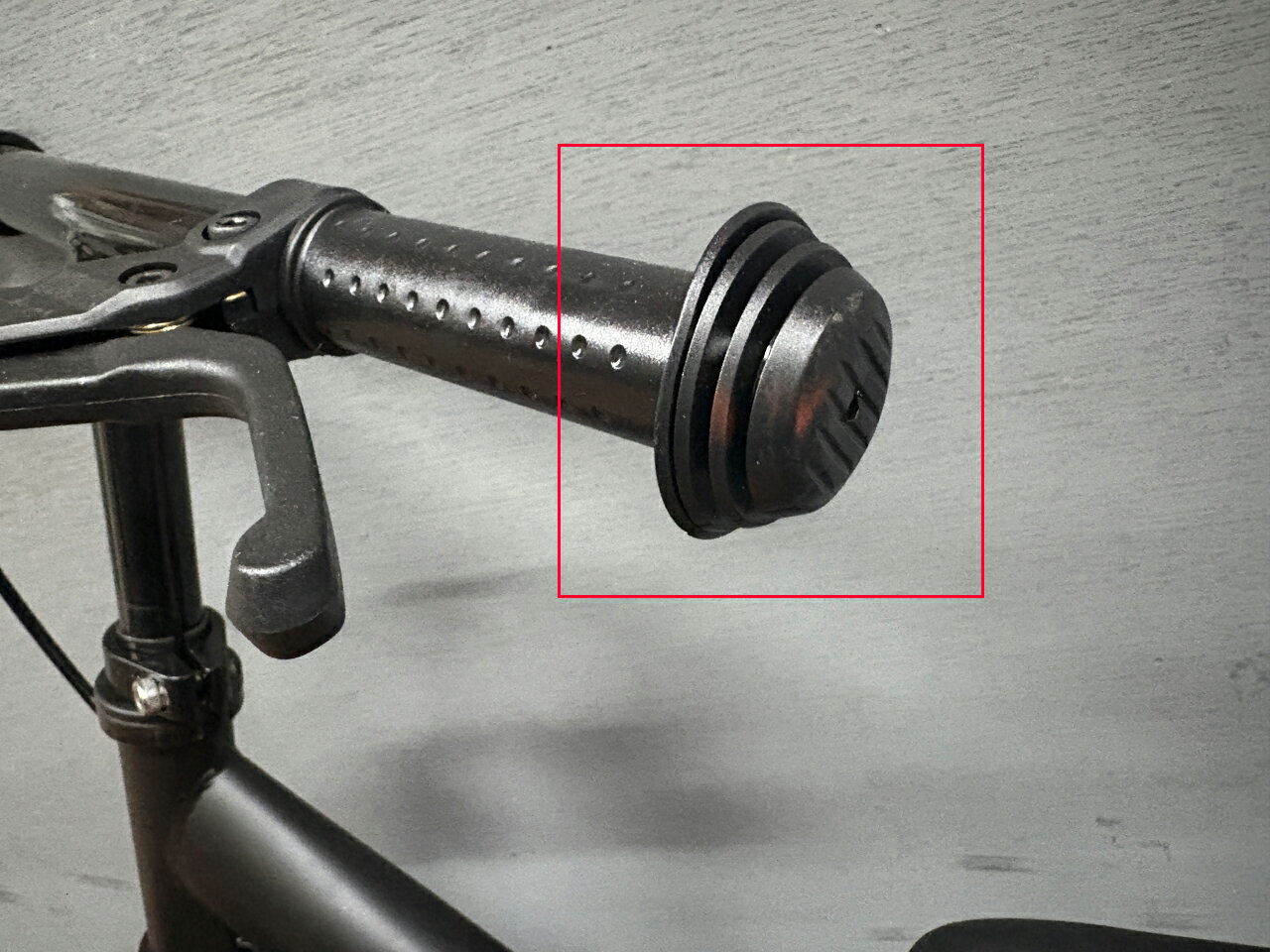 アウトレット 【585】【Matte Black ステッカー除去済み】【組立済】 ブレーキ付 ペダルなし自転車 キッズバイク SPARKY スパーキー