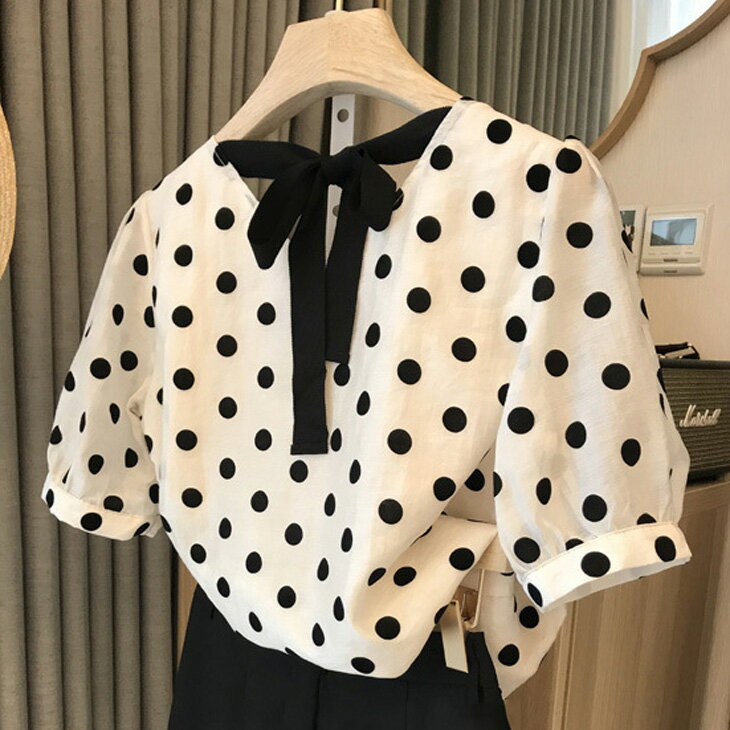 【クーポンで半額2690円 】バックリボン ドット ブラウス パフ袖 パフスリーブ 半袖 トップス 大人 かわいい レディース 韓国ファッション【l302-521】【予約：8月4日までに発送】【送料無料】メ込のサムネイル