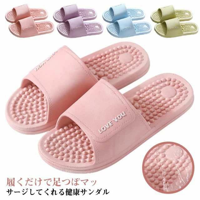 メーカー希望小売価格はメーカーカタログに基づいて掲載しています履くだけで足つぼマッサージしてくれる健康サンダル大きさの違う柔らかな突起がやさしくフィット。中敷きの凹凸が足裏のツボを刺激し、血行を良くして体の機能を整えてくれます。軽くて柔らかいので長時間履いても疲れにくい。ベランダや玄関はもちろん、浴室などの水回りでも活躍してくれるアイテム。 サイズ23-23.5cm 24-24.5cm 25-25.5cmサイズについての説明23-23.5cm 24-24.5cm 25-25.5cm素材PVC色ピンク パープル ブルー イエロー備考 ●サイズ詳細等の測り方はスタッフ間で統一、徹底はしておりますが、実寸は商品によって若干の誤差(1cm?3cm )がある場合がございますので、予めご了承ください。 ●製造ロットにより、細部形状の違いや、同色でも色味に多少の誤差が生じます。 ●パッケージは改良のため予告なく仕様を変更する場合があります。 ▼商品の色は、撮影時の光や、お客様のモニターの色具合などにより、実際の商品と異なる場合がございます。あらかじめ、ご了承ください。 ▼生地の特性上、やや匂いが強く感じられるものもございます。数日のご使用や陰干しなどで気になる匂いはほとんど感じられなくなります。 ▼同じ商品でも生産時期により形やサイズ、カラーに多少の誤差が生じる場合もございます。 ▼他店舗でも在庫を共有して販売をしている為、受注後欠品となる場合もございます。予め、ご了承お願い申し上げます。 ▼出荷前に全て検品を行っておりますが、万が一商品に不具合があった場合は、お問い合わせフォームまたはメールよりご連絡頂けます様お願い申し上げます。速やかに対応致しますのでご安心ください。【送料無料】ス 室内履き ダイエットサンダル レディース マッサージスリッパ ダイエットスリッパ 足つぼサンダル 健康サンダル ツボスリッパ 男女兼用 PVC 足つぼ 健康サンダル レディース メンズ サンダル 足ツボ スリッパ ルームシューズ 健康スリッパ 凹凸 つぼ押し 突"