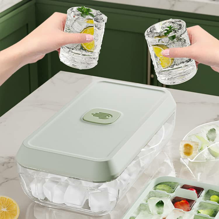 32個 製氷皿 アイスキューブ 18個 四角氷 蓋付き 製氷皿 製氷機 製氷ケース 氷取り出しやすい 氷トレー アイストレ 小分け 保存容器付き 大容量 家庭用 冷凍保存 耐久性 シャベル付き 3
